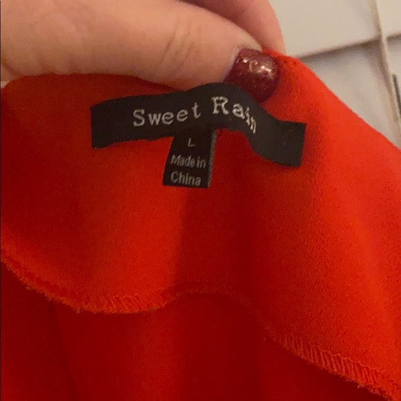 Red one shoulder romper - Picture 3 of 5